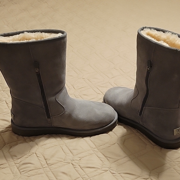 Gray Suede Mid-Calf Ugg Boots - Picture 4 of 5